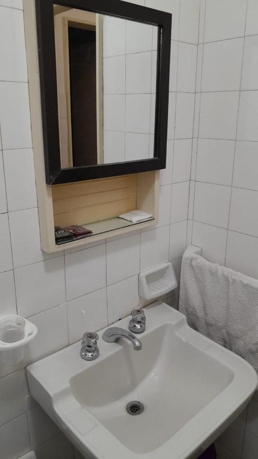 Habitacion Con Bano Privado Un Piso Por Escalera Буэнос-Айрес Экстерьер фото